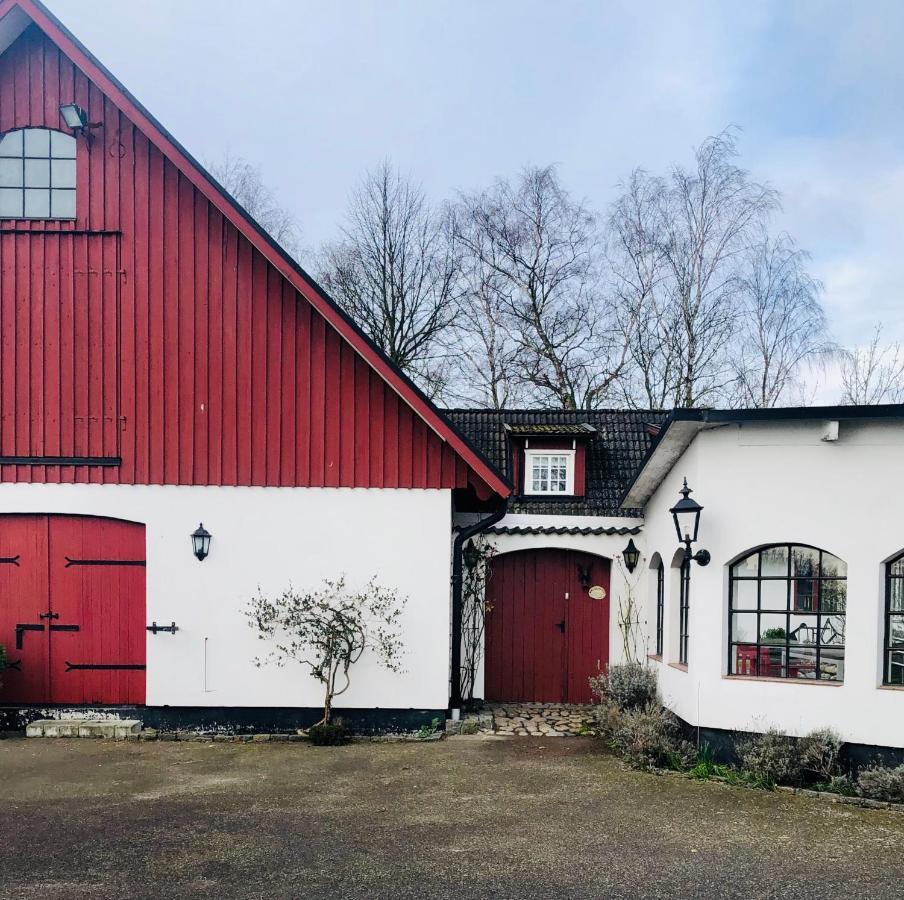 Stort Rymligt Boende Med Tva Sovrum Och Pentry I Lantlig Miljoe Höllviken Kültér fotó