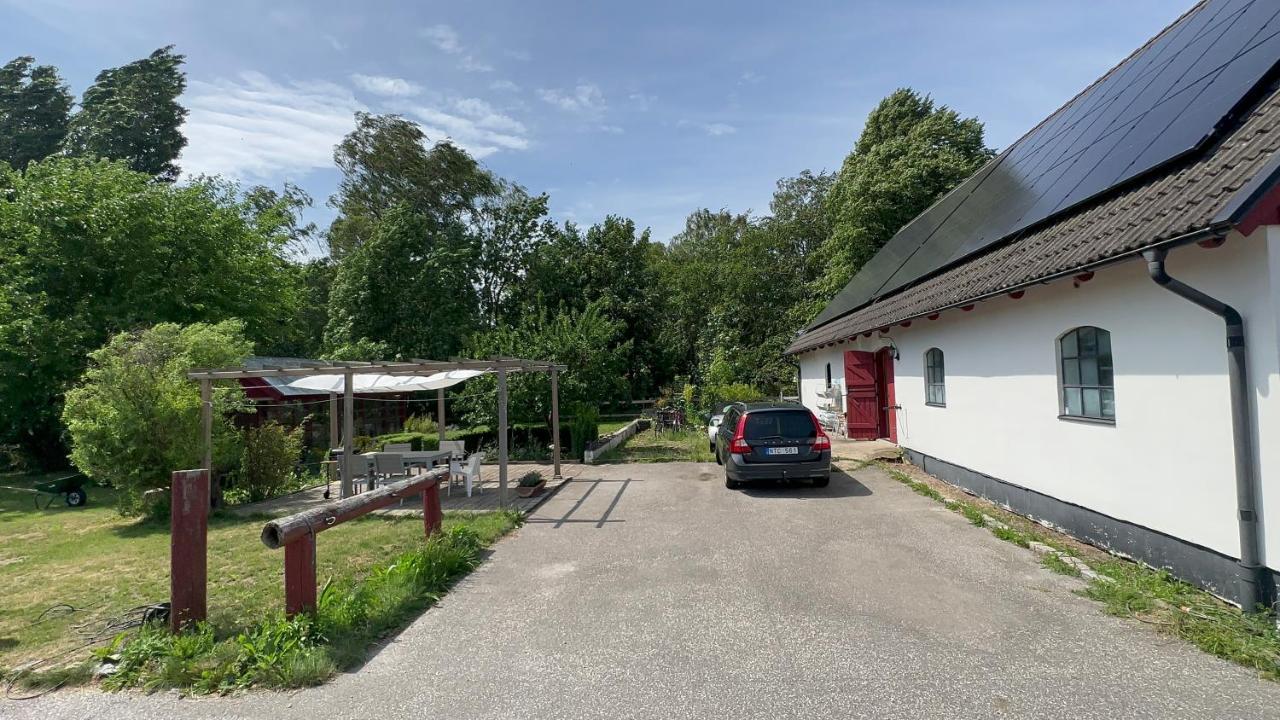 Stort Rymligt Boende Med Tva Sovrum Och Pentry I Lantlig Miljoe Höllviken Kültér fotó