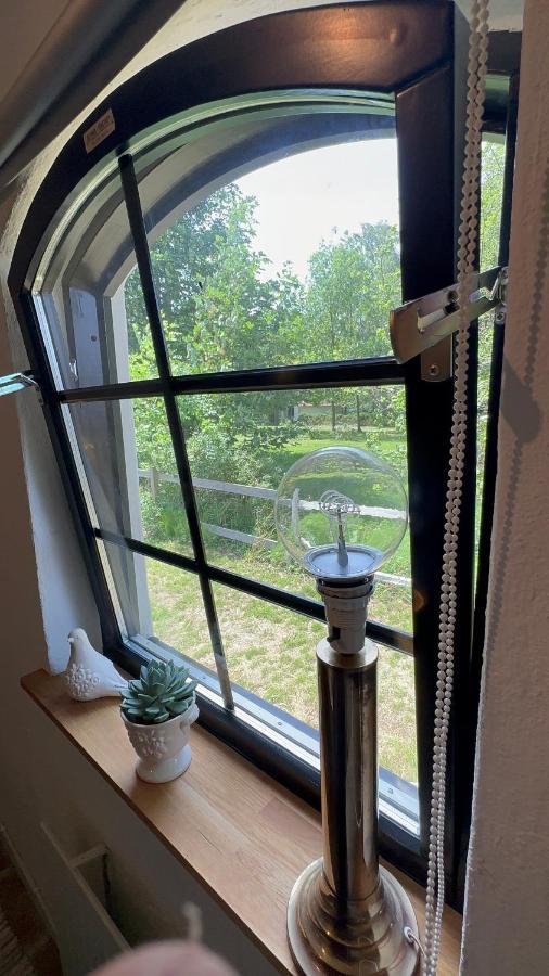 Stort Rymligt Boende Med Tva Sovrum Och Pentry I Lantlig Miljoe Höllviken Kültér fotó